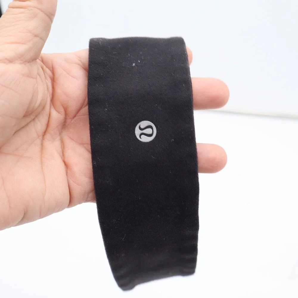 Lululemon Headband Women O/S Fly Away Tamer Black Luxtreme Non-Slip Excellent